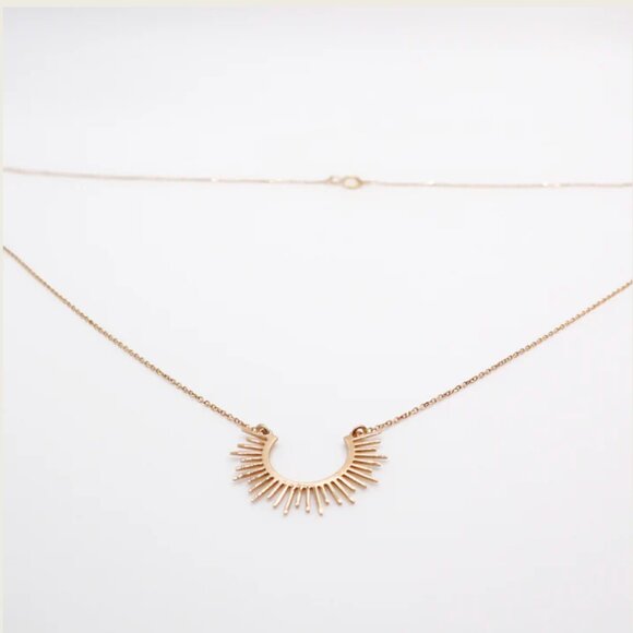 18k Gold Sun Necklace - Picture 6 of 7